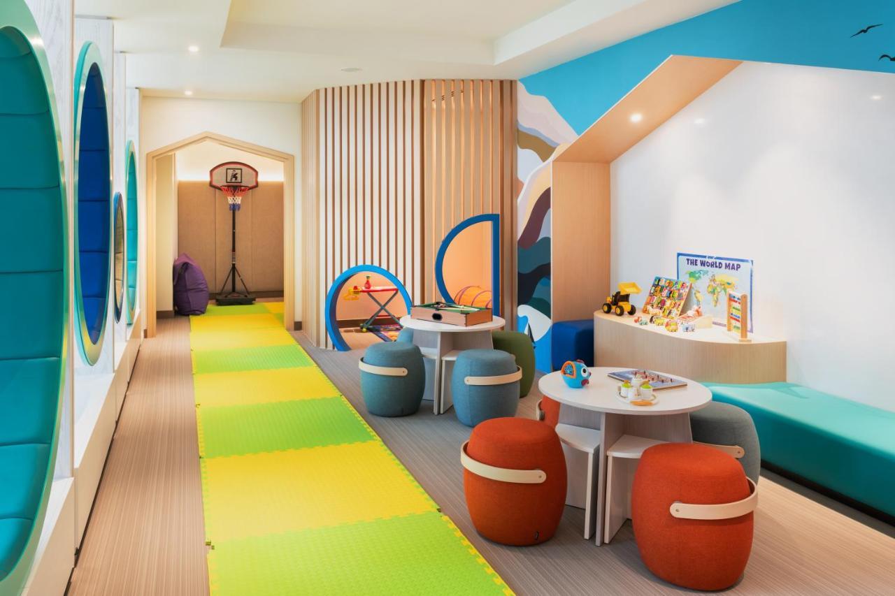Address Beach Resort Fujairah Al Aqah Dış mekan fotoğraf The Kids Club at the Renaissance Hotel, Bangkok
